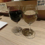 鳥男 - たっぷりグラスワイン（500円）