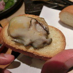 鳥男 - 牡蠣とアボガドのアヒージョ（680円）