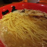 拉麺屋神楽 - 低加水の極細ストレート麺