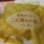 LOTTERIA - 4種チーズと三元豚ヒレ勝つバーガー　390円