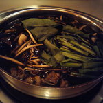 イカ墨モツ鍋