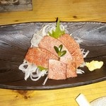 湯布院温泉　御宿　由布乃庄 - 特選高級馬刺、こりこりしてとても美味しいです。