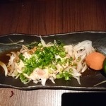 和素材料理とお酒 くさび - ひね鶏と淡路玉葱のポン酢和え