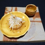 日本料理 楮山 - カブの含め煮、揚げた葱、白髪ねぎ
  カブのスープ 