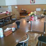 レストラン 銀河亭 - 17人掛けのカウンター