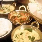 ダバ インディア - 牡蠣クリーム、チキン、海老クリームのカレーなど