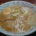 環七土佐っ子ラーメン - 出ました背脂ギトギト(笑)