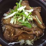 牛たん炭焼き 利久 - 牛たん丼　アップ