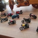 ディアロードカフェ - バイクの模型がいっぱい