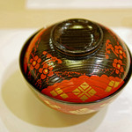 赤坂 詠月 - 里芋とお餅の白味噌（京都山利商店の白味噌）のお雑煮