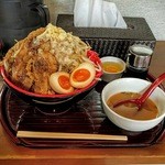 零インパクト 麺250g・野菜増し・炙りチャーシュー
          醤油スープ・ 生卵・味玉・メンマトッピング
          他全て普通でオーダー。