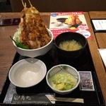 鳥元 - ウルトラ鷄天丼 1000円
            でかい…