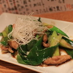 恒屋伝助 - 九条葱とせせりの炒め物