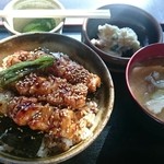 YAKITORI亭 - 焼鳥丼  700円