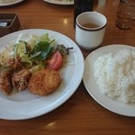 ココス - 日替りランチ（水）・鶏竜田揚げおろしポン酢＆根菜コロッケ 680円