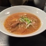 すみれ - ラー博は俺の社員食堂。  南北味噌半拉麺二番勝負 其の壱 ミニ味噌ラーメソ！  寒い日はやっぱりアシアシの味噌ラーメソですね☆  札幌・すみれさんの味噌ラーメソ