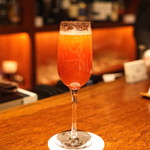 BAR オーパ - 苺とシャンパンのカクテル（ロッシーニ）