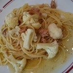 ボラーレ - 本日のパスタ。カリフラワーとツナのパスタ。