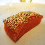 アジュール フォーティーファイブ - サーモンのミキュイ ワサビのソース