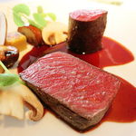 アジュール フォーティーファイブ - 蝦夷鹿のロースト 赤ワインソース マッシュルームとポレンタ