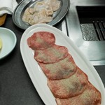 焼肉鴻漸 - 上タン塩&牛ホルモン