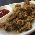 陳家蚵捲 - 牡蠣を揚げた料理。ケチャップや、ワサビを水で溶いたタレで頂きます