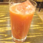 トラットリア ダ コヴィーノ - ブラッドオレンジジュース　￥550