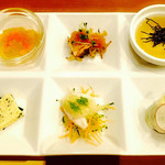 Sousaku Kushiage Meimei - 前菜6種盛り。一品一品に丁寧な仕事がされていて、どれも唸ってしまいました。