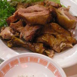 古都台南担々麺 - 樟茶鴨（アヒルの燻製）