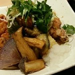 食彩一番 - 【ランチ】添えられた野菜もたっぷり：エリンギ、紫大根？、なす、揚げ出し豆腐