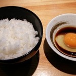 ラーメン巌哲 - 生玉子ごはん