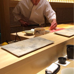 鮨 さいとう - 大将がとても絵になります。 とてもかっこいい