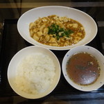 北京ヌードル - マーボー豆腐、ライス、スープ