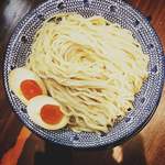 だしと麺 - 鶏と鯵煮干しの一番搾りつけ麺(味玉付)