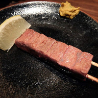 鳥茂 - 201512 レバ焼き。生でも食べられる朝挽きの新鮮なレバーを表面だけ炙った逸品。