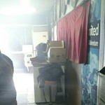 九州ラーメン 六五六 - 煙と湯気が充満するので、冬でも扉開放してます