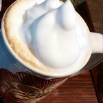 踵屋敷 - ココナッツミルクティーは泡がたくさんで至福の味でした！♪(/ω＼*)