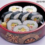Sapporo Kaniya - 一番人気の定番の太巻寿司。お土産にも最適！