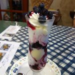 レストラン ピック - ブルーベリーパフェ