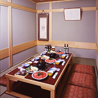 Private room with sunken kotatsu and tatami room