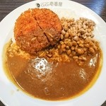 Koko Ichiban Ya - ポークカレー＋メンチカツ＋納豆　875円