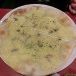 イタリア料理 グランカッロ - ゴルゴンゾーラチーズピッツア　フォルマジオ