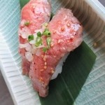 飛騨牛一頭家 馬喰一代 - 
      ローストビーフ握りH27.12月