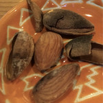 ガラクタ カフェアンドバー - 【殻付きアーモンド】