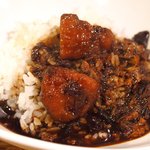 ノミノ市 - 牛すじ黒カレー 780円