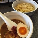 つけ麺道 一貫 - 焦がし味噌 つけ麺 830円
            麺が美味しいわぁ