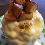 雪みるく - 焼きリンゴとカスタード 800円