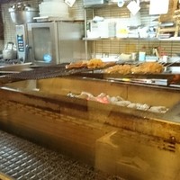 季寄せ料理 暖歩 - ガラス張りの作り場