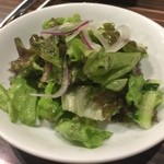 しげ吉 - シンプルサラダ（２人分に取り分けてくれました）