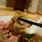 自家製麺 うろた - 鶏肉。リフト(^-^)/
      